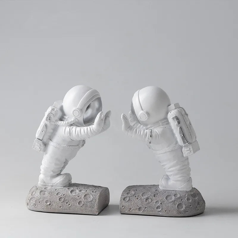 Simple & Creative Astronaut Home Decors