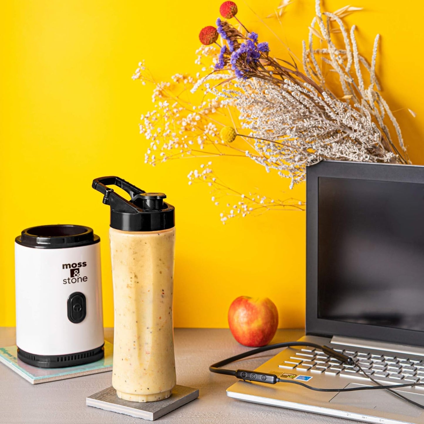 Personal Blender for Single Serve Shakes and Smoothies with Portable 20 Oz Travel Bottle - Mini Juicer in White and Black