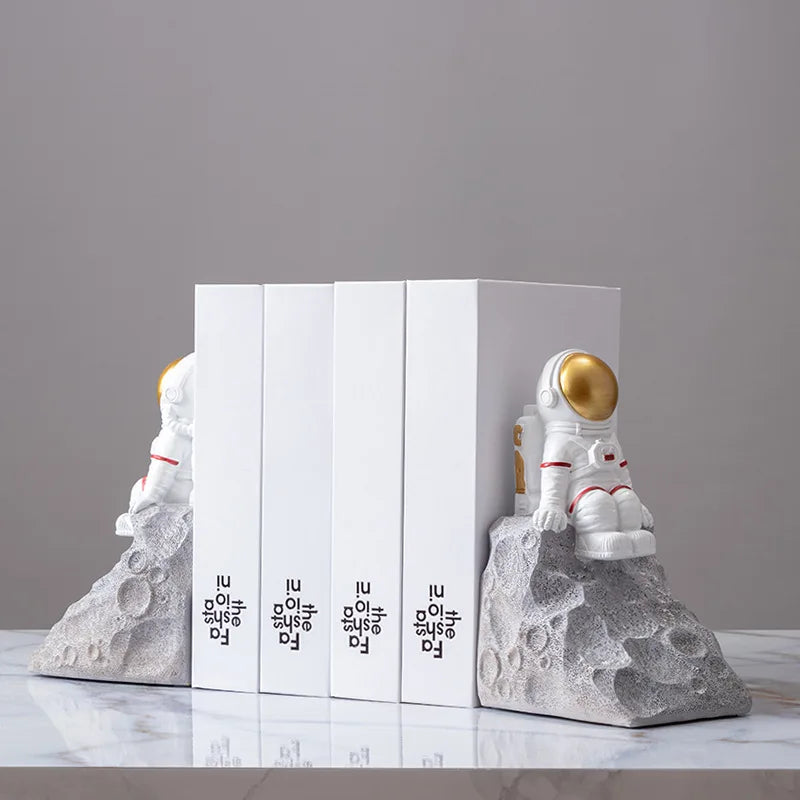 Simple & Creative Astronaut Home Decors