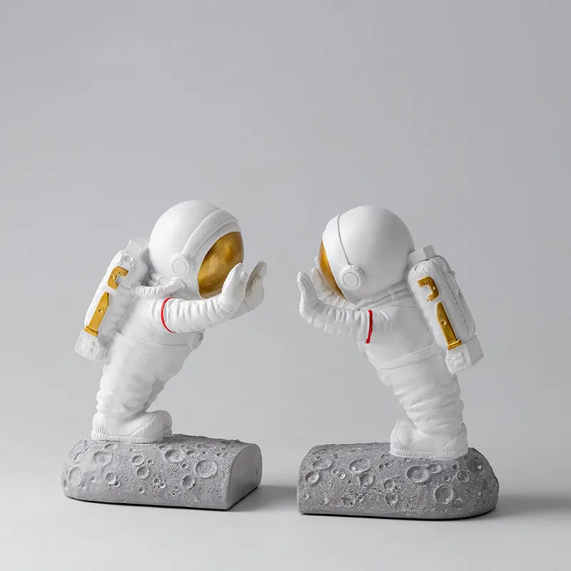 Simple & Creative Astronaut Home Decors
