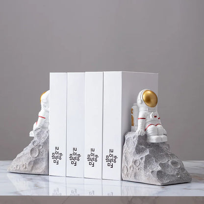 Simple & Creative Astronaut Home Decors